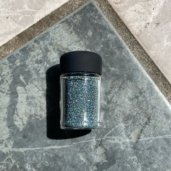 MAC Glitter- 3D Pale Mint - Picture 2 of 4